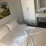 Royal Blue Hotel