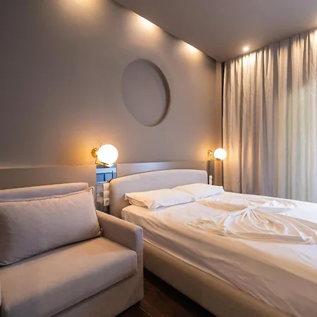 Royal Blue Hotel 4*
