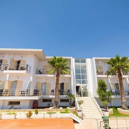 Royal Blue Hotel 4*