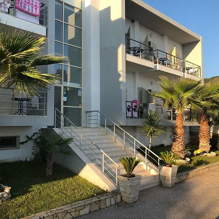 Royal Blue Hotel 4*