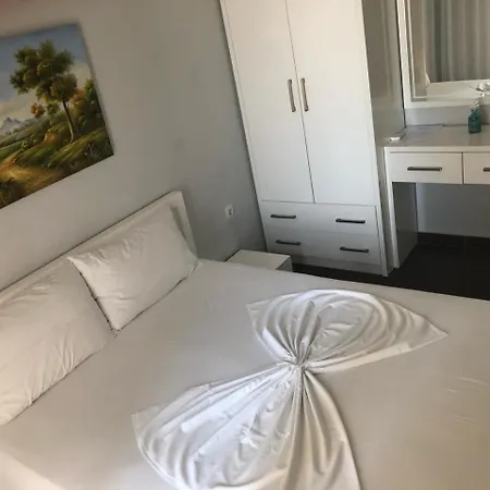 Royal Blue Hotel