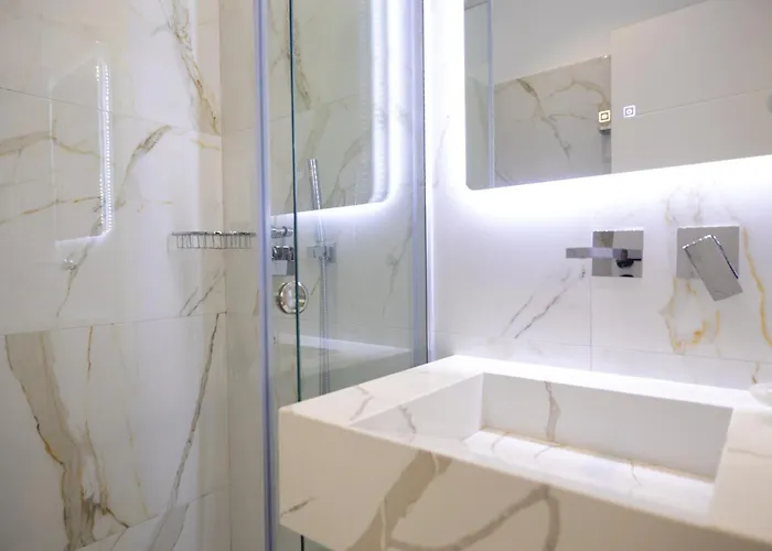 Royal Blue Hotell 4*