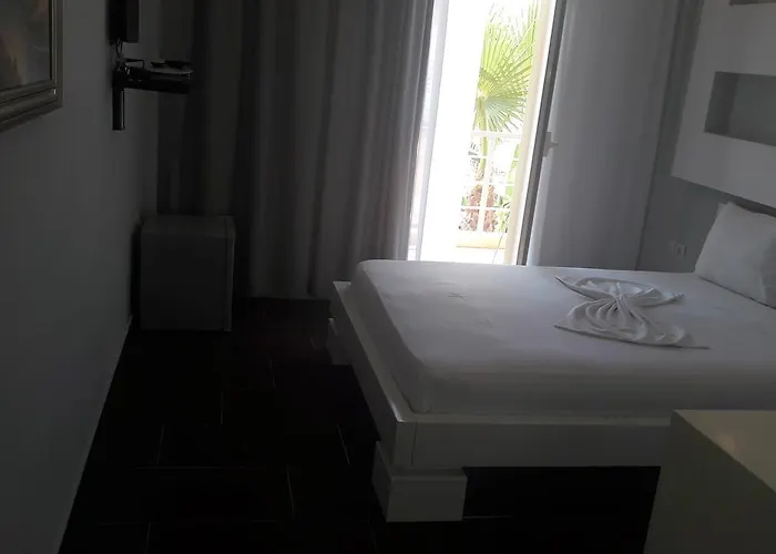 Royal Blue Hotell 4*